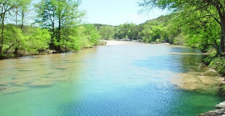 Charming Cabin Nestled Along Crystal Clear Frio River, Near Garner State  Park Reviews, Deals & Photos 2023 - Expedia